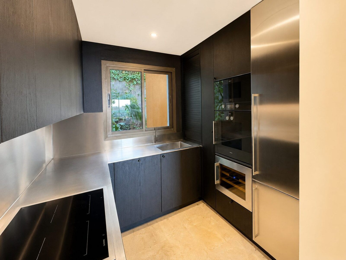 2 Bed Apartment for sale in La Quinta Costa Del Sol, Málaga, Spain