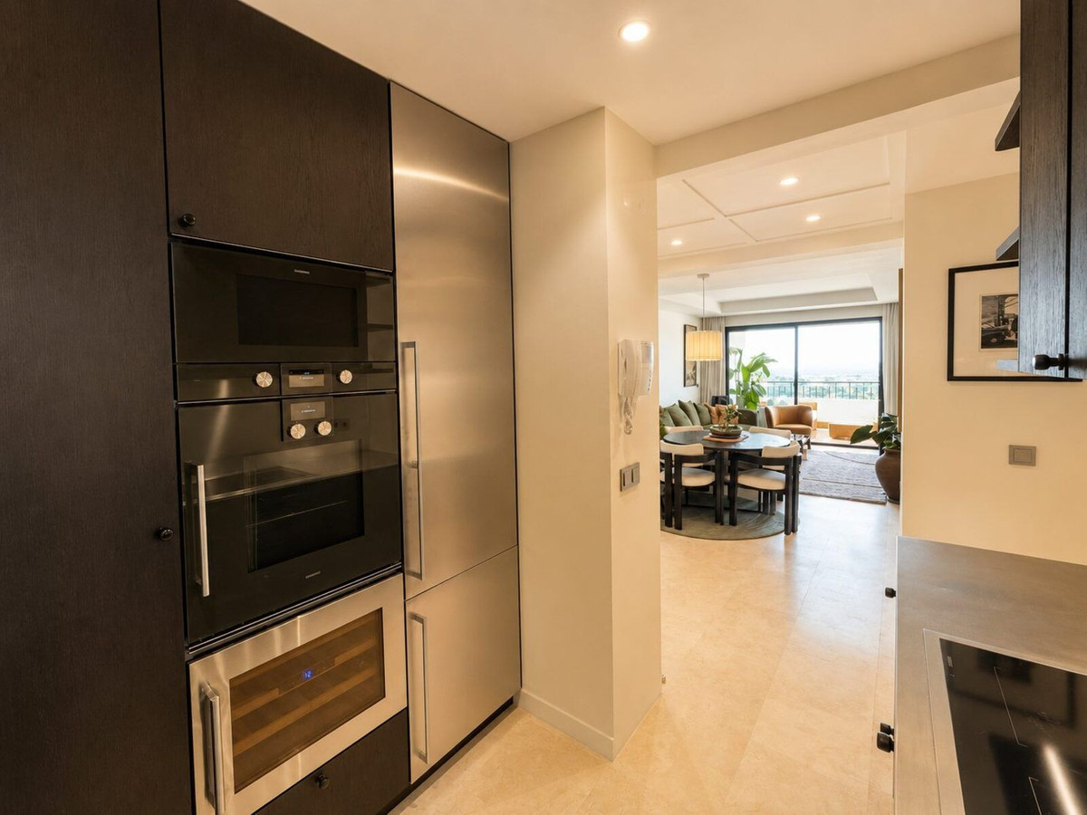 2 Bed Apartment for sale in La Quinta Costa Del Sol, Málaga, Spain