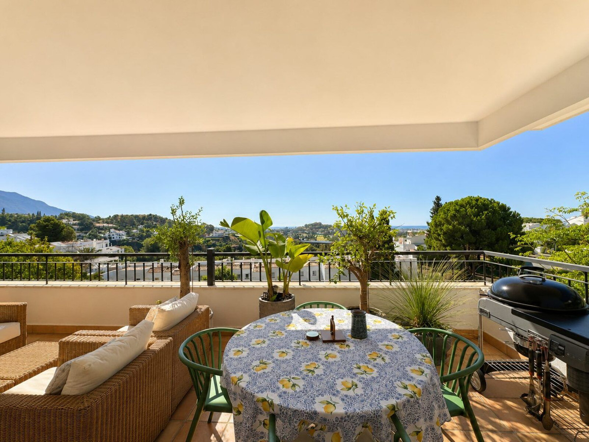 2 Bed Apartment for sale in La Quinta Costa Del Sol, Málaga, Spain