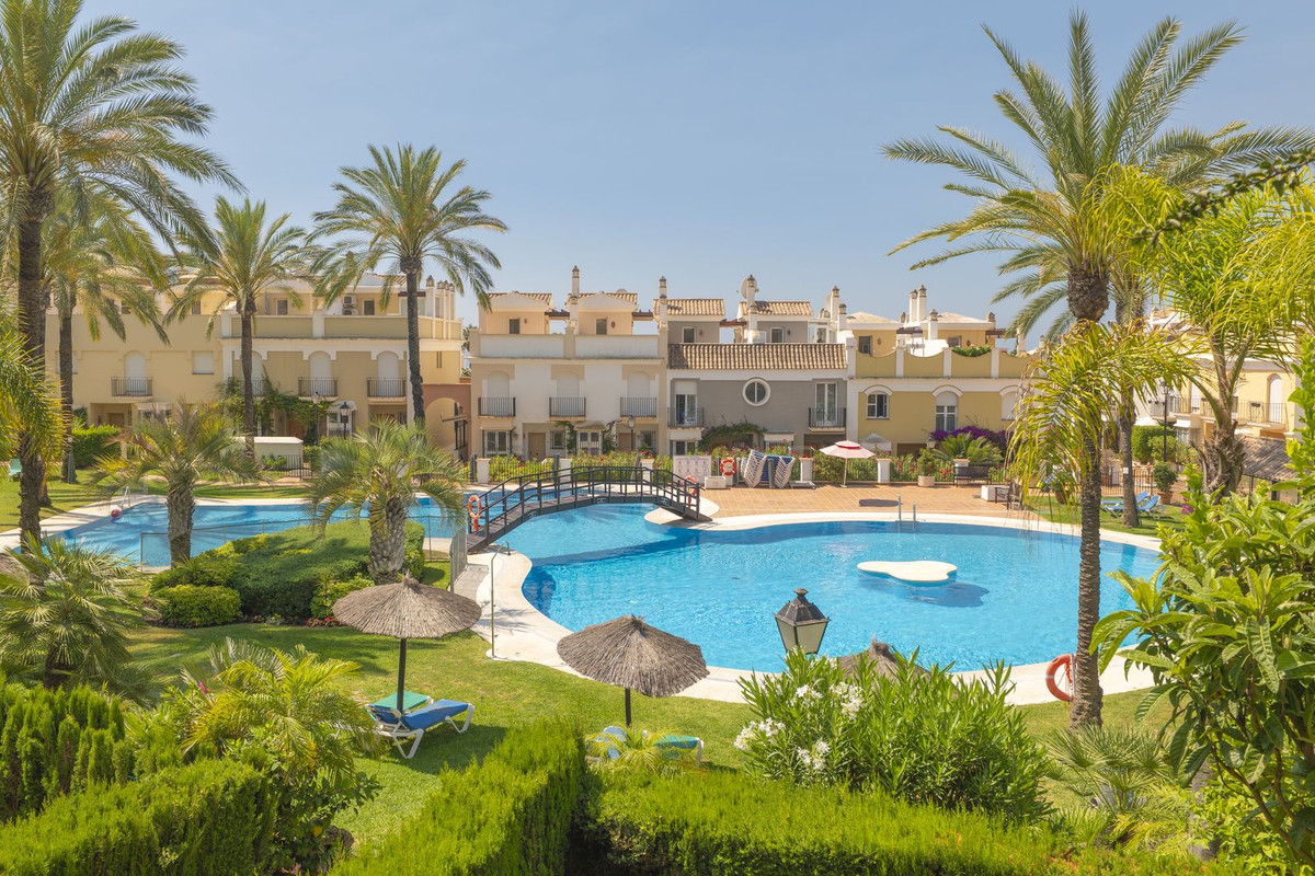 3 Bed Townhouse for sale in Bahía De Marbella Costa Del Sol, Málaga, Spain