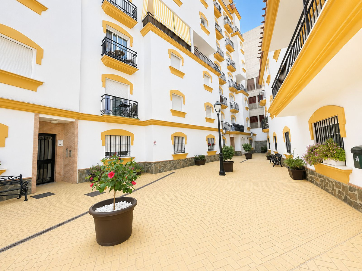 2 Bed Apartment for sale in Guaro Costa Del Sol, Málaga, Spain