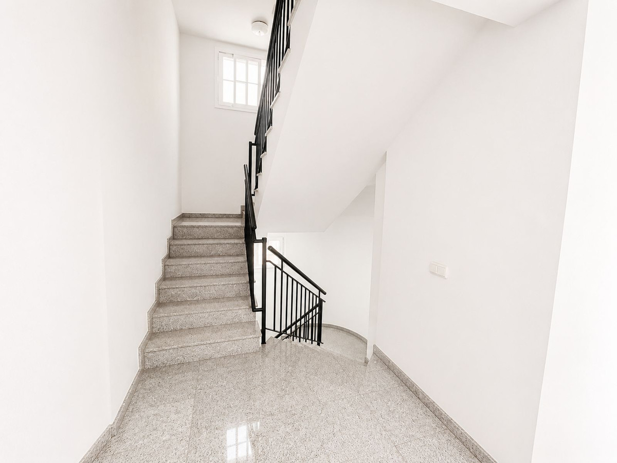 2 Bed Apartment for sale in Guaro Costa Del Sol, Málaga, Spain