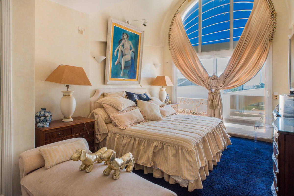 9 Bed Apartment for sale in Benalmadena Costa Del Sol, Málaga, Spain