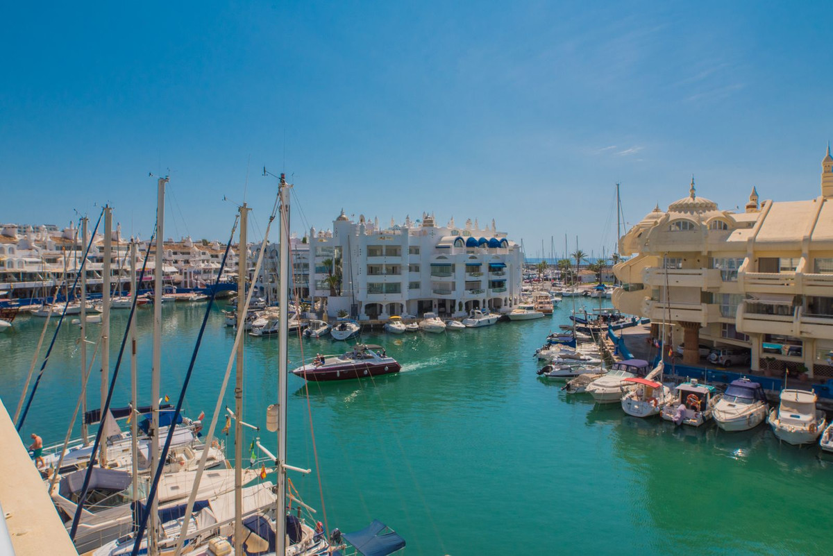 9 Bed Apartment for sale in Benalmadena Costa Del Sol, Málaga, Spain