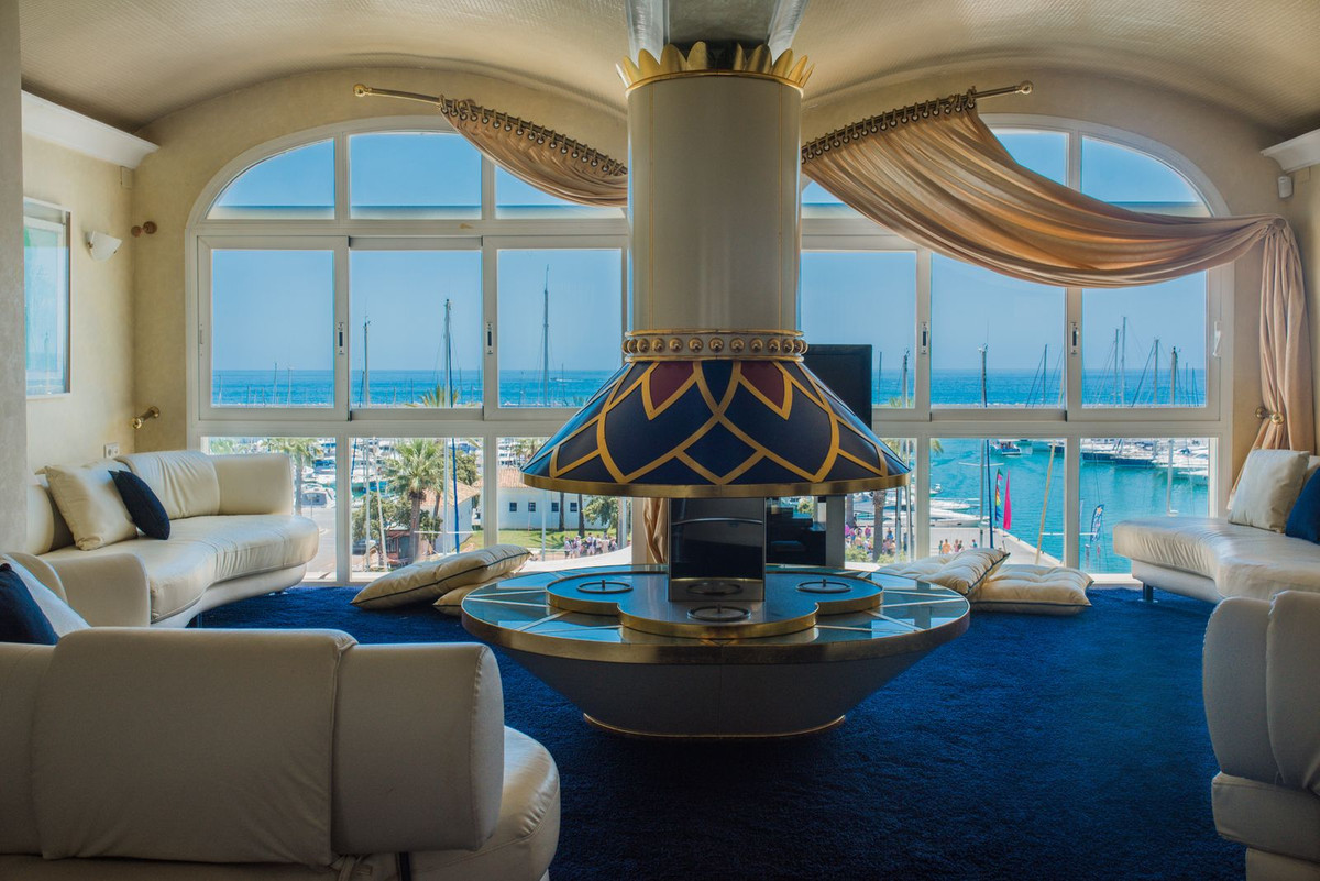 9 Bed Apartment for sale in Benalmadena Costa Del Sol, Málaga, Spain