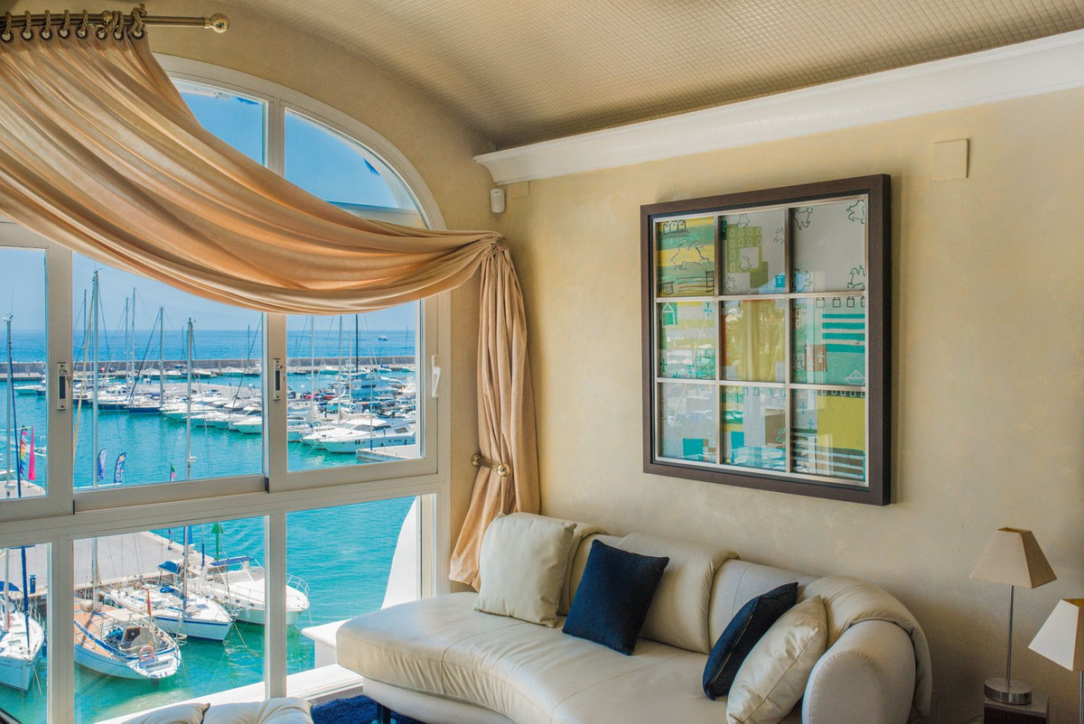 9 Bed Apartment for sale in Benalmadena Costa Del Sol, Málaga, Spain