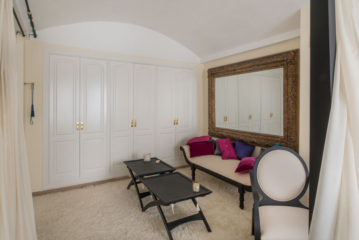 9 Bed Apartment for sale in Benalmadena Costa Del Sol, Málaga, Spain