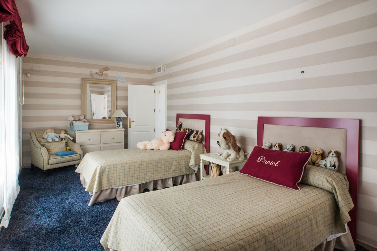 9 Bed Apartment for sale in Benalmadena Costa Del Sol, Málaga, Spain