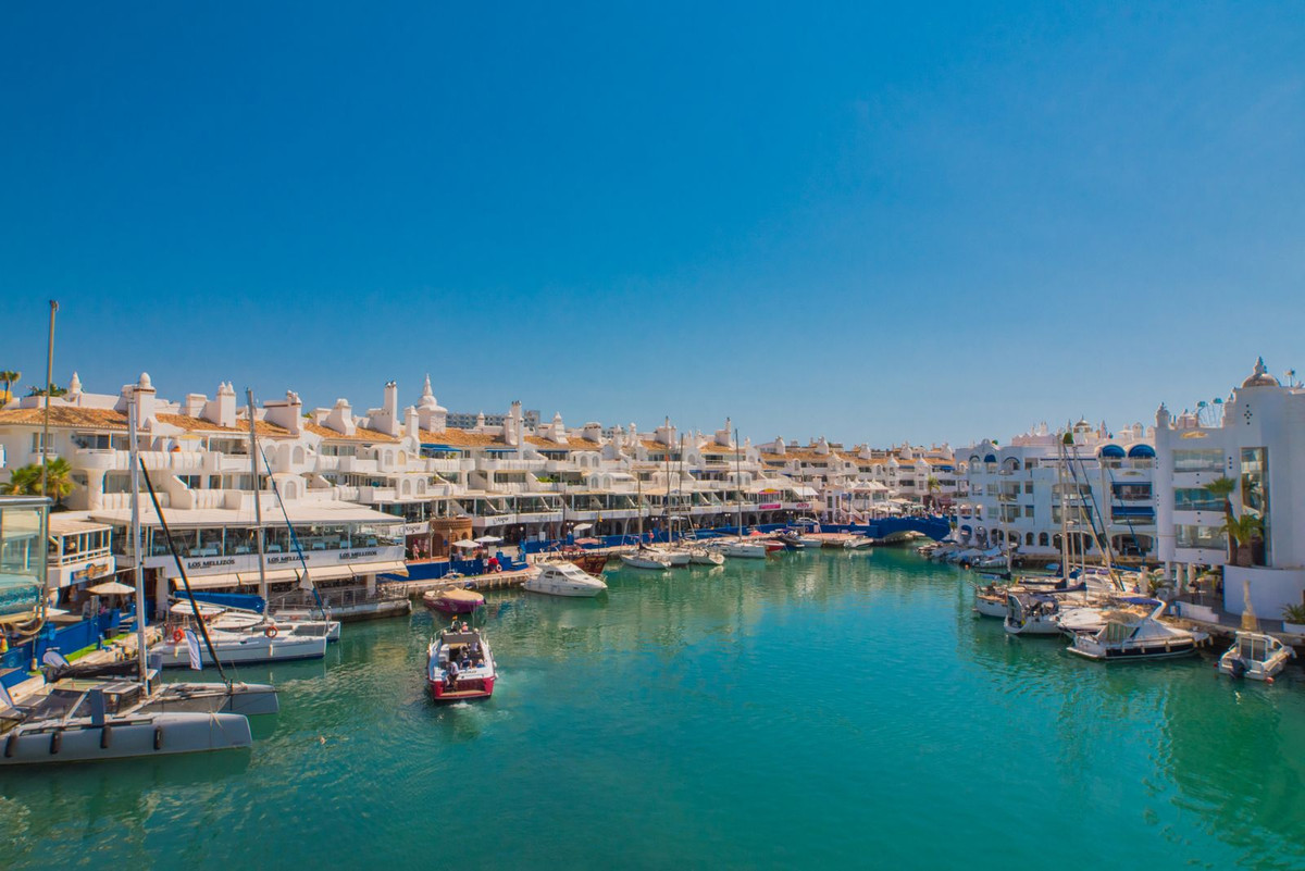 9 Bed Apartment for sale in Benalmadena Costa Del Sol, Málaga, Spain