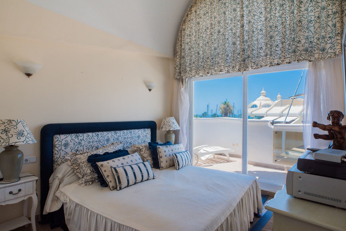 9 Bed Apartment for sale in Benalmadena Costa Del Sol, Málaga, Spain