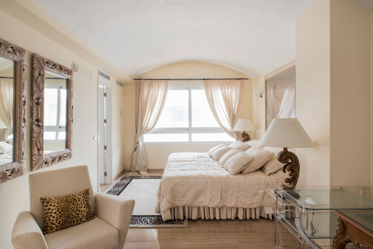 9 Bed Apartment for sale in Benalmadena Costa Del Sol, Málaga, Spain