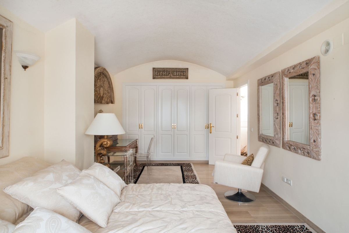 9 Bed Apartment for sale in Benalmadena Costa Del Sol, Málaga, Spain
