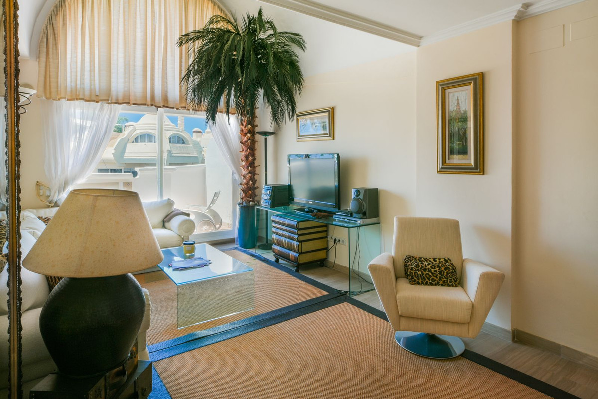9 Bed Apartment for sale in Benalmadena Costa Del Sol, Málaga, Spain