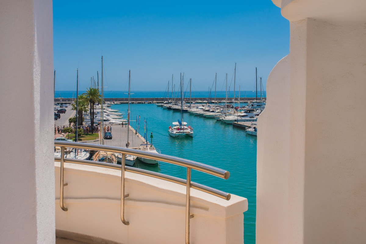 9 Bed Apartment for sale in Benalmadena Costa Del Sol, Málaga, Spain
