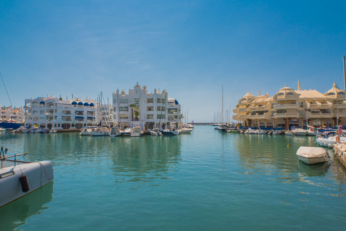 9 Bed Apartment for sale in Benalmadena Costa Del Sol, Málaga, Spain