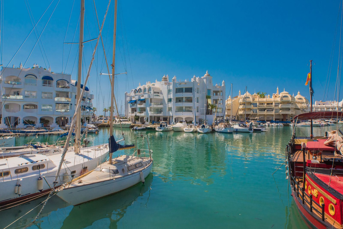 9 Bed Apartment for sale in Benalmadena Costa Del Sol, Málaga, Spain