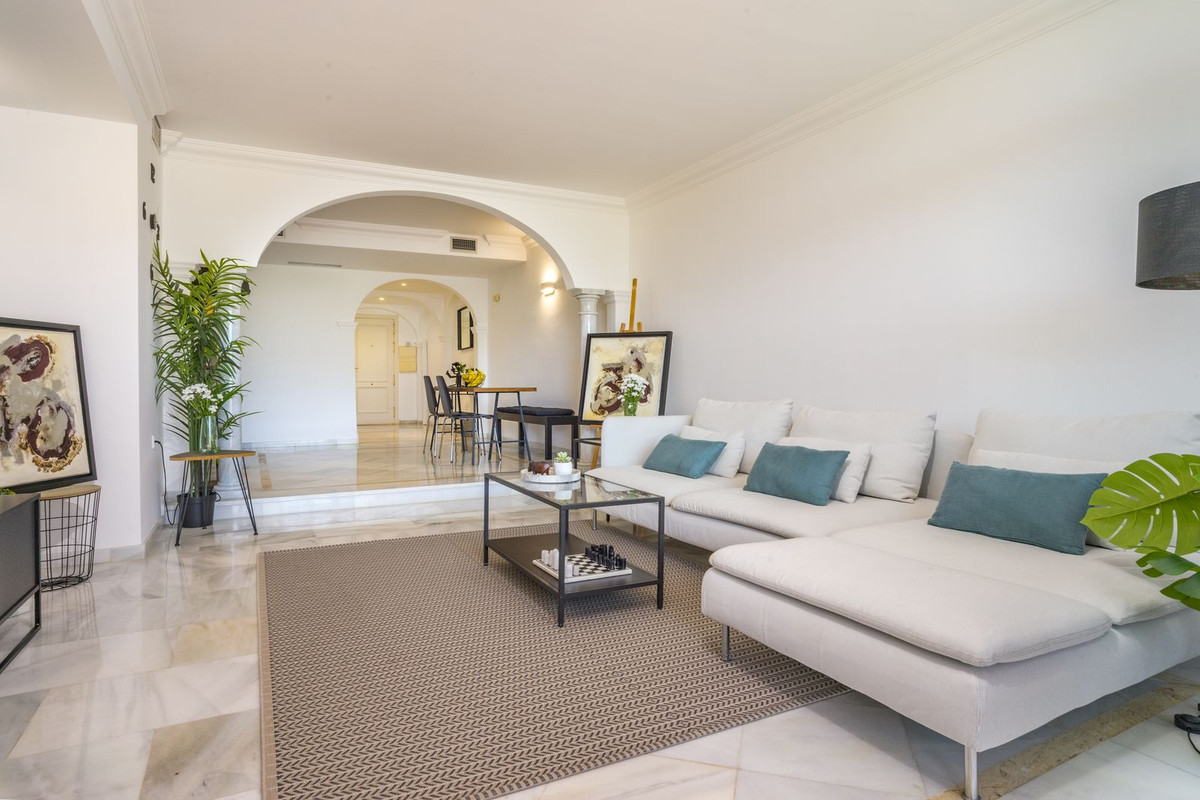 Se vende Apartamento Planta Media de 2 dormitorios en Costa Del Sol, Málaga, España