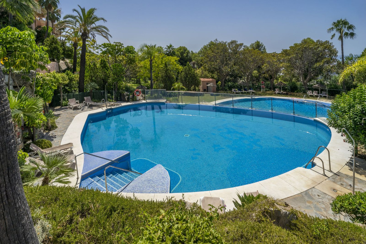Se vende Apartamento Planta Media de 2 dormitorios en Costa Del Sol, Málaga, España