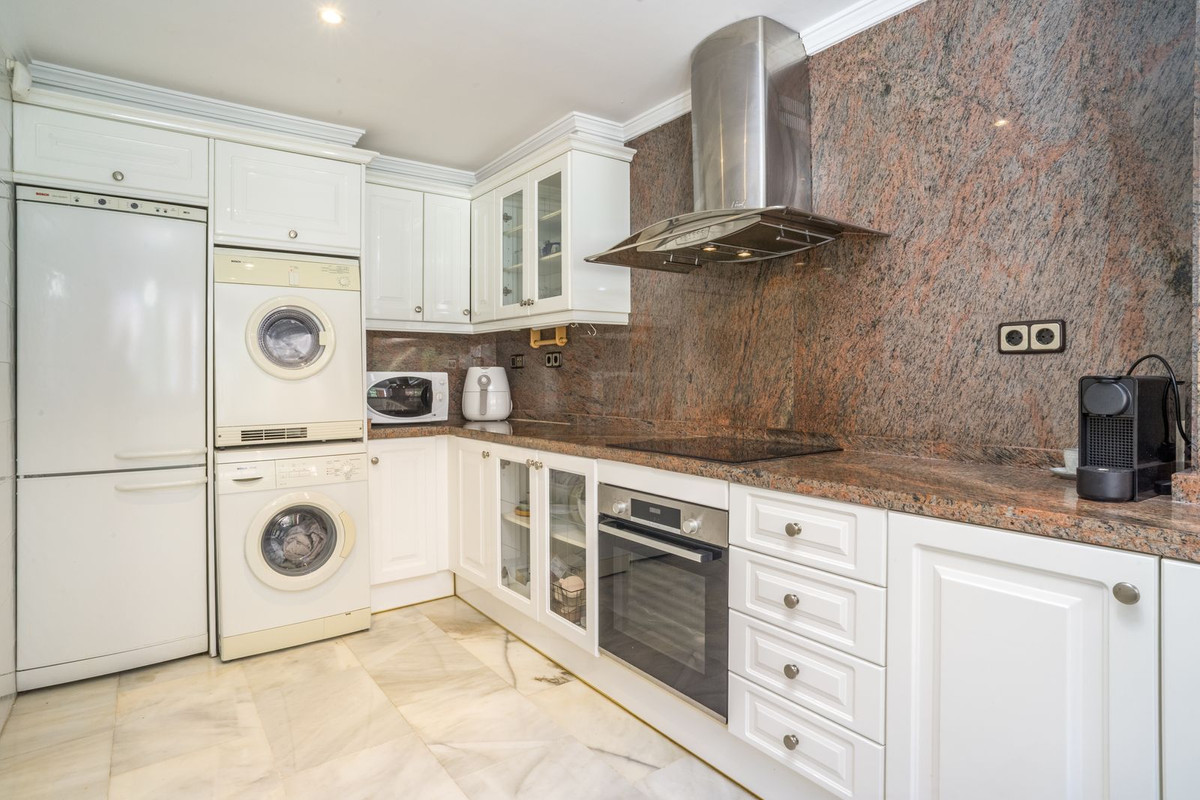 Se vende Apartamento Planta Media de 2 dormitorios en Costa Del Sol, Málaga, España