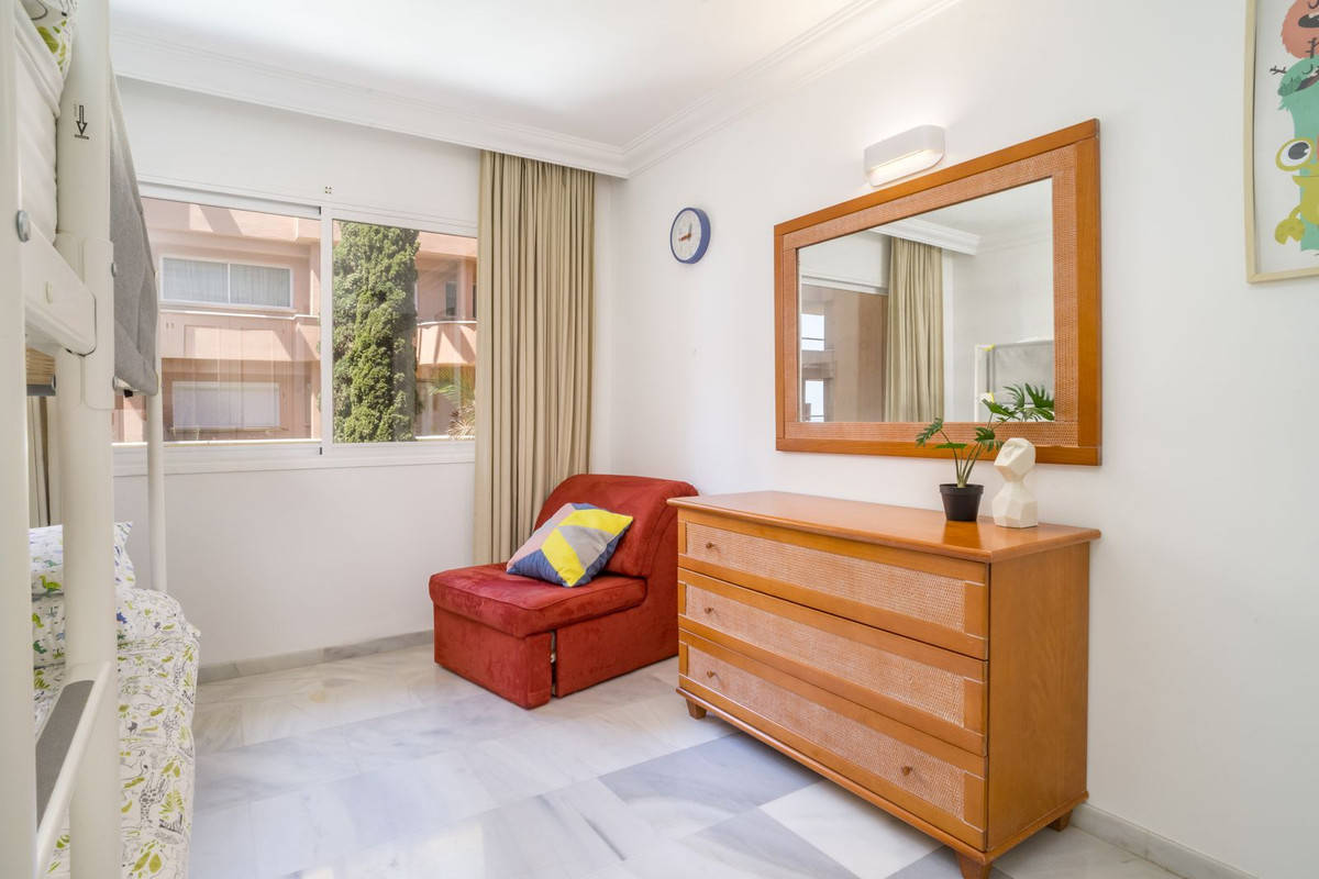 Se vende Apartamento Planta Media de 2 dormitorios en Costa Del Sol, Málaga, España