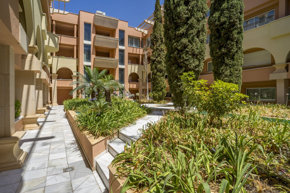 Se vende Apartamento Planta Media de 2 dormitorios en Costa Del Sol, Málaga, España