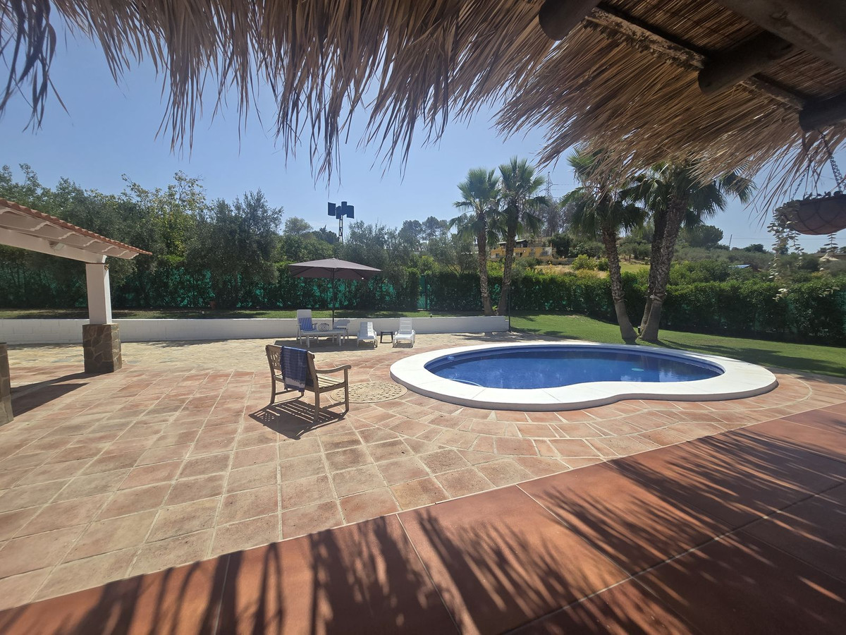 Se vende Finca - Cortijo de 3 dormitorios en Costa Del Sol, Málaga, España