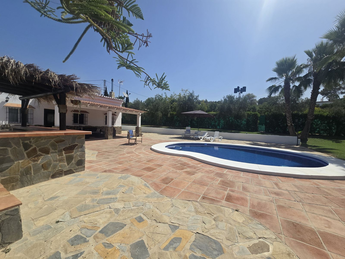 Se vende Finca - Cortijo de 3 dormitorios en Costa Del Sol, Málaga, España