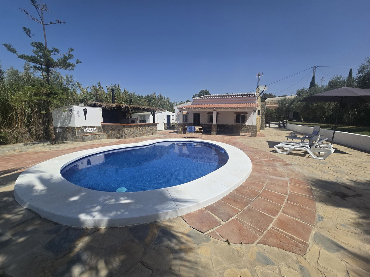 Se vende Finca - Cortijo de 3 dormitorios en Costa Del Sol, Málaga, España