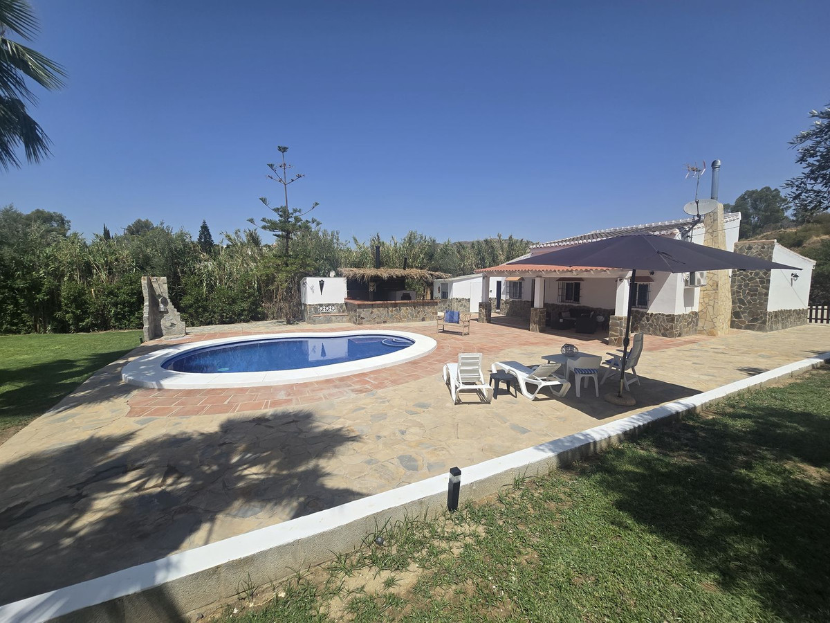 Se vende Finca - Cortijo de 3 dormitorios en Costa Del Sol, Málaga, España