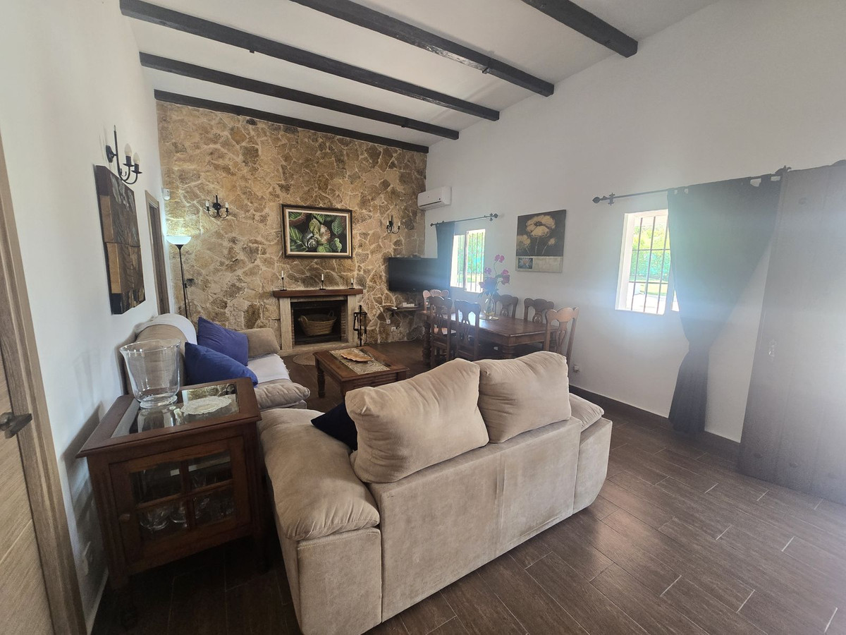 Se vende Finca - Cortijo de 3 dormitorios en Costa Del Sol, Málaga, España