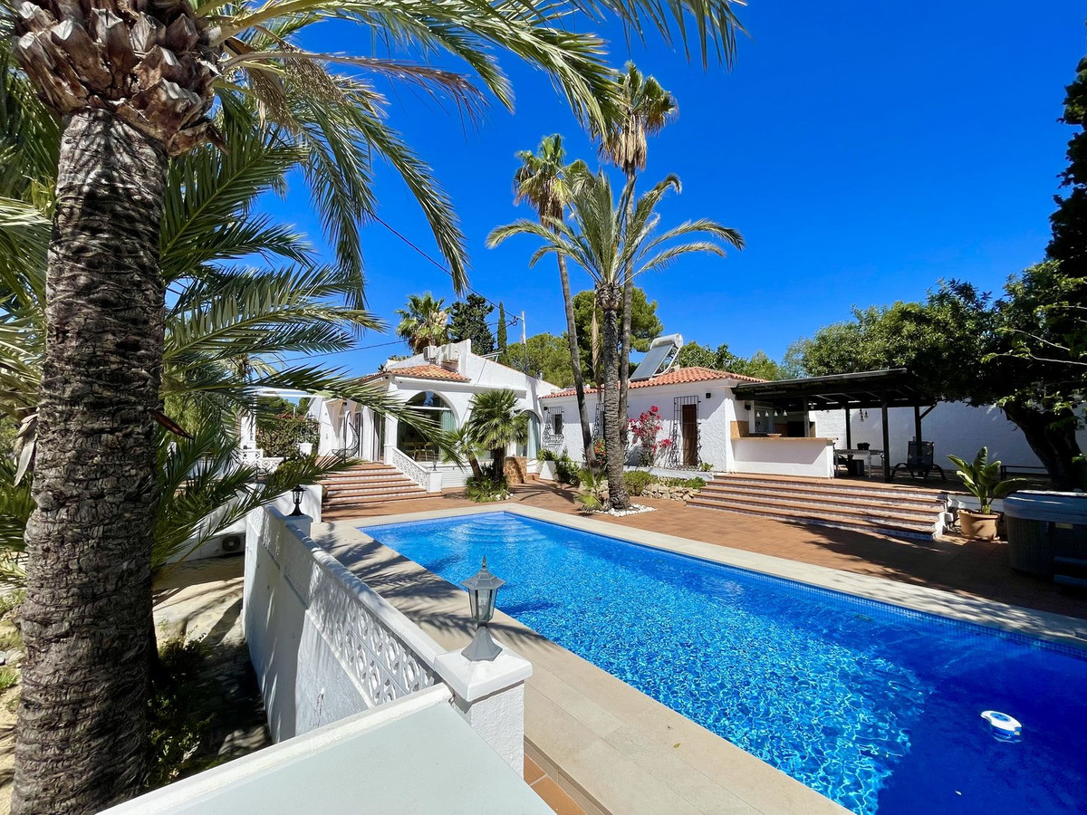 4 Bed Townhouse for sale in Altea Costa Blanca, Alicante, Spain