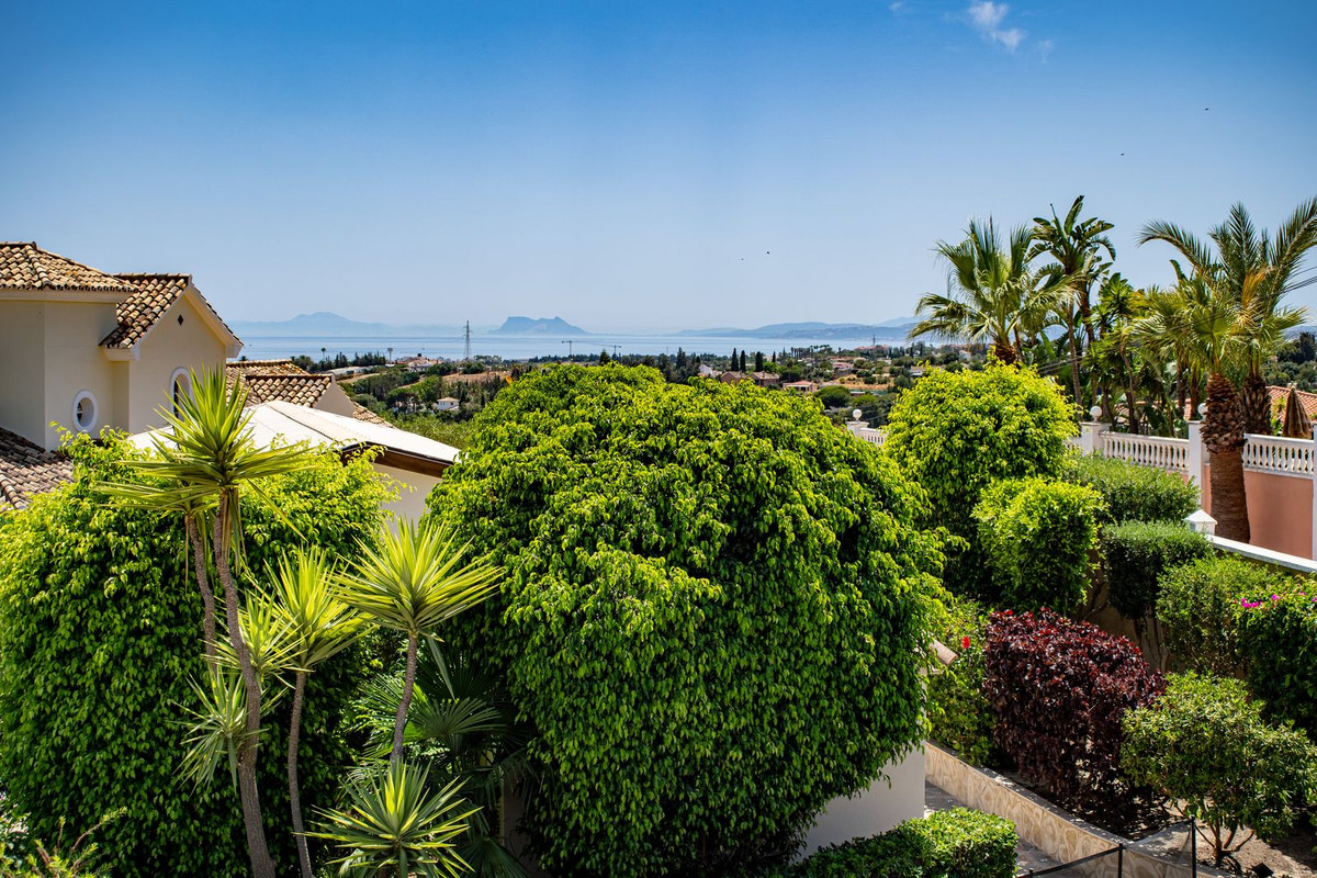 6 Bed Townhouse for sale in El Padron Costa Del Sol, Málaga, Spain
