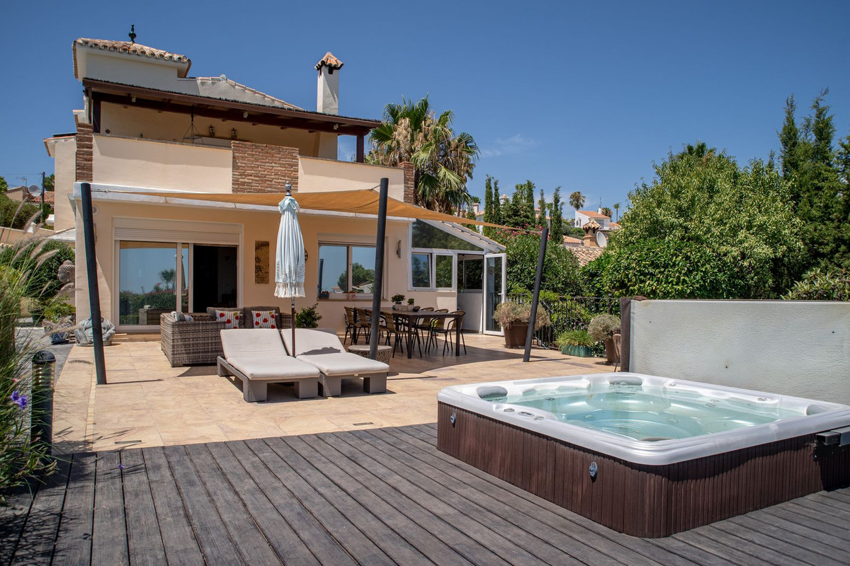 6 Bed Townhouse for sale in El Padron Costa Del Sol, Málaga, Spain