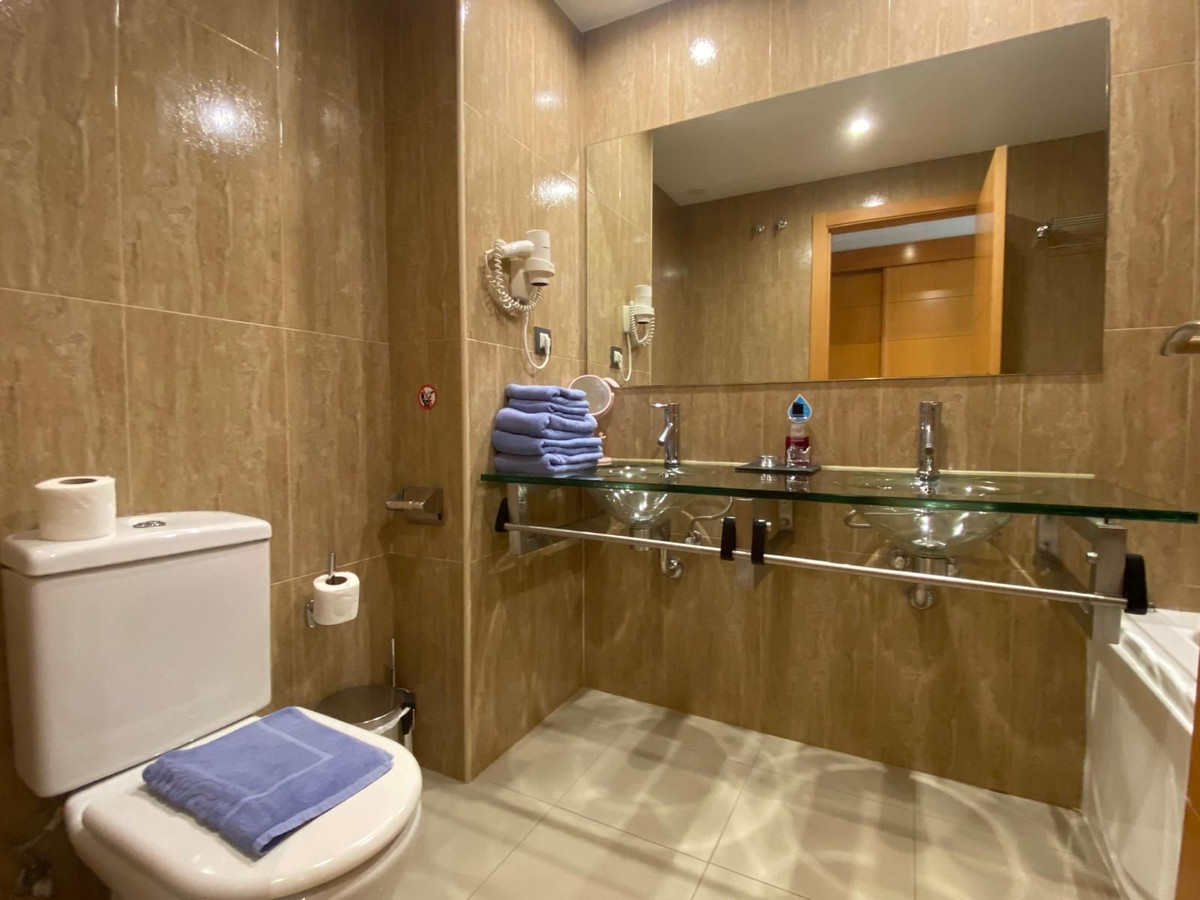 2 Bed Apartment for sale in Estepona Costa Del Sol, Málaga, Spain