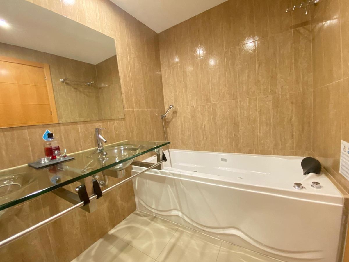 2 Bed Apartment for sale in Estepona Costa Del Sol, Málaga, Spain