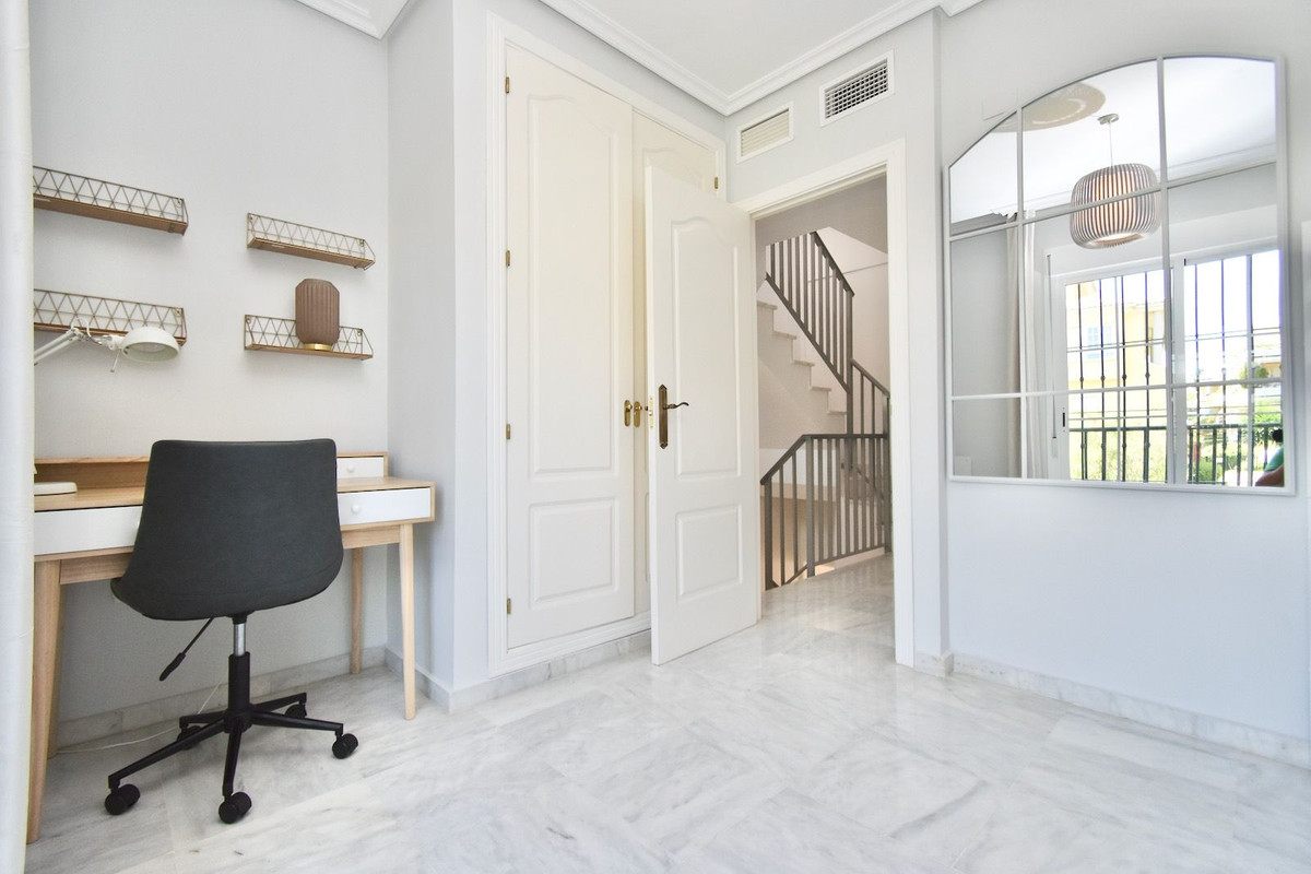 16 Bed Commercial unit for sale in Mijas Costa Del Sol, Málaga, Spain