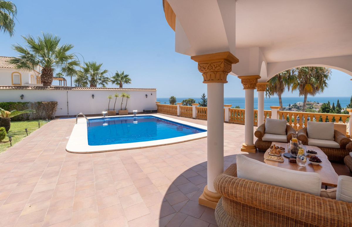 6 Bed Townhouse for sale in Benalmadena Costa Costa Del Sol, Málaga, Spain