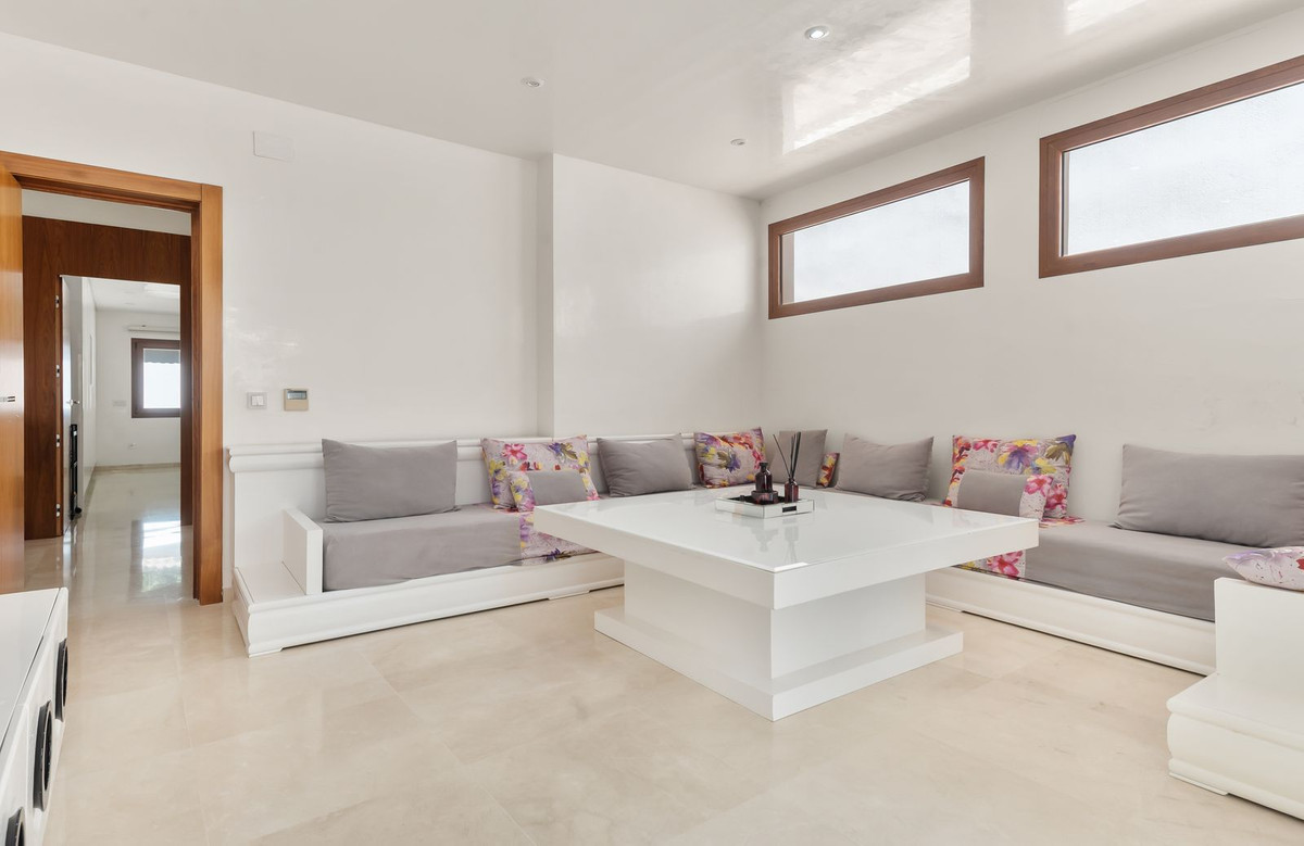 6 Bed Townhouse for sale in Benalmadena Costa Costa Del Sol, Málaga, Spain