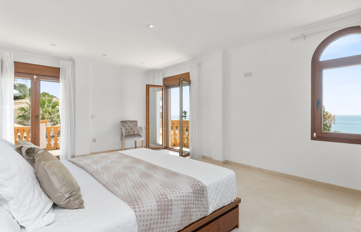 6 Bed Townhouse for sale in Benalmadena Costa Costa Del Sol, Málaga, Spain