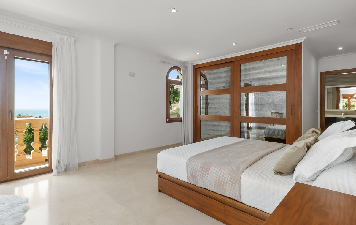 6 Bed Townhouse for sale in Benalmadena Costa Costa Del Sol, Málaga, Spain