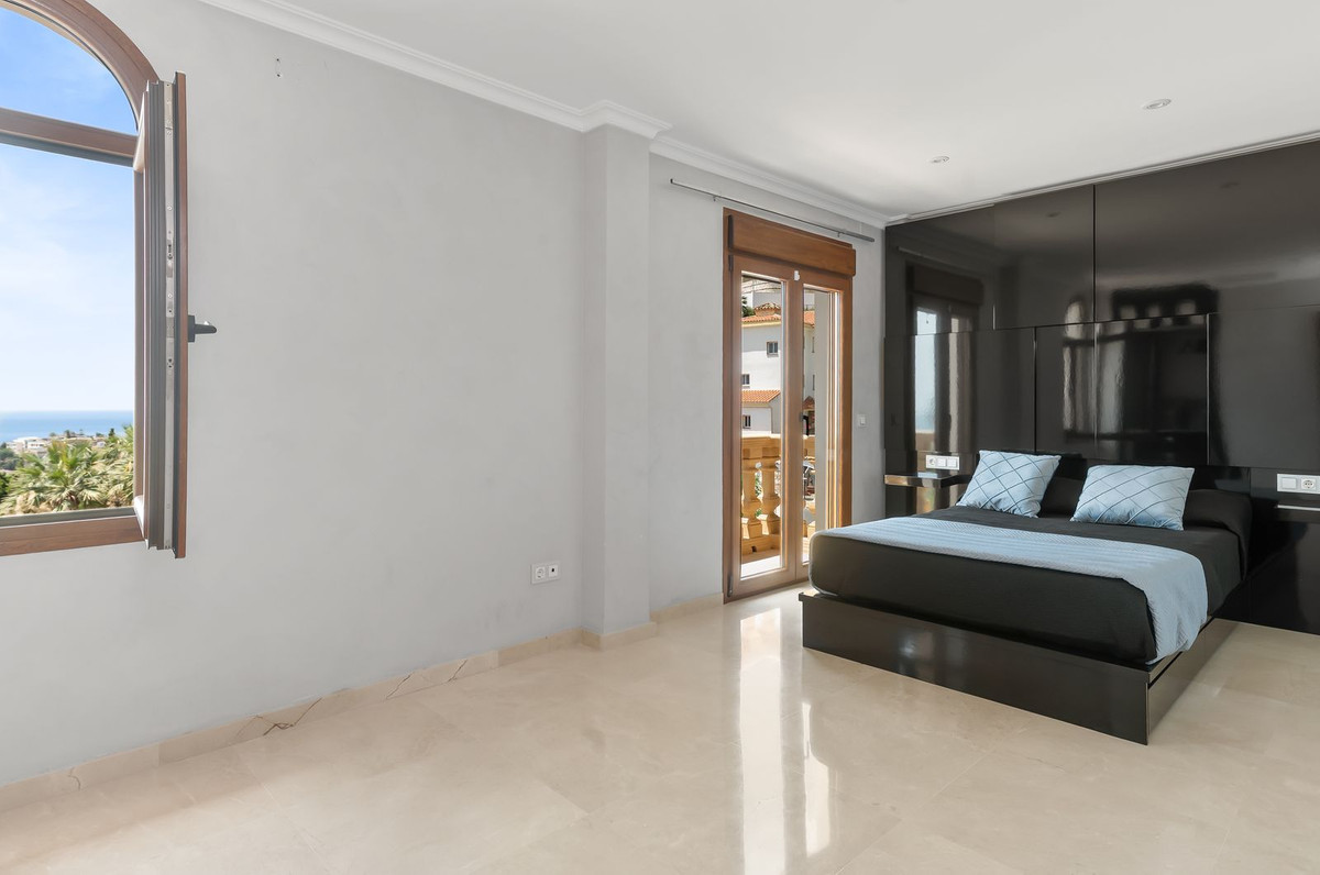 6 Bed Townhouse for sale in Benalmadena Costa Costa Del Sol, Málaga, Spain