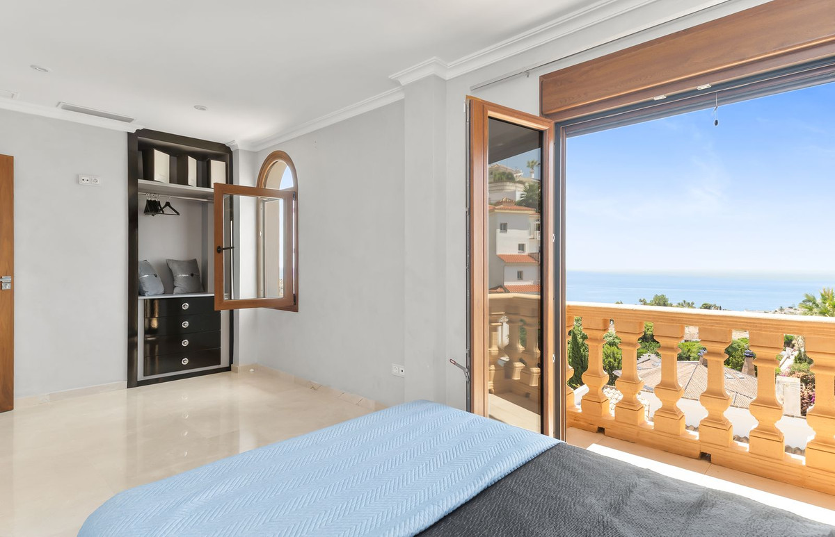 6 Bed Townhouse for sale in Benalmadena Costa Costa Del Sol, Málaga, Spain