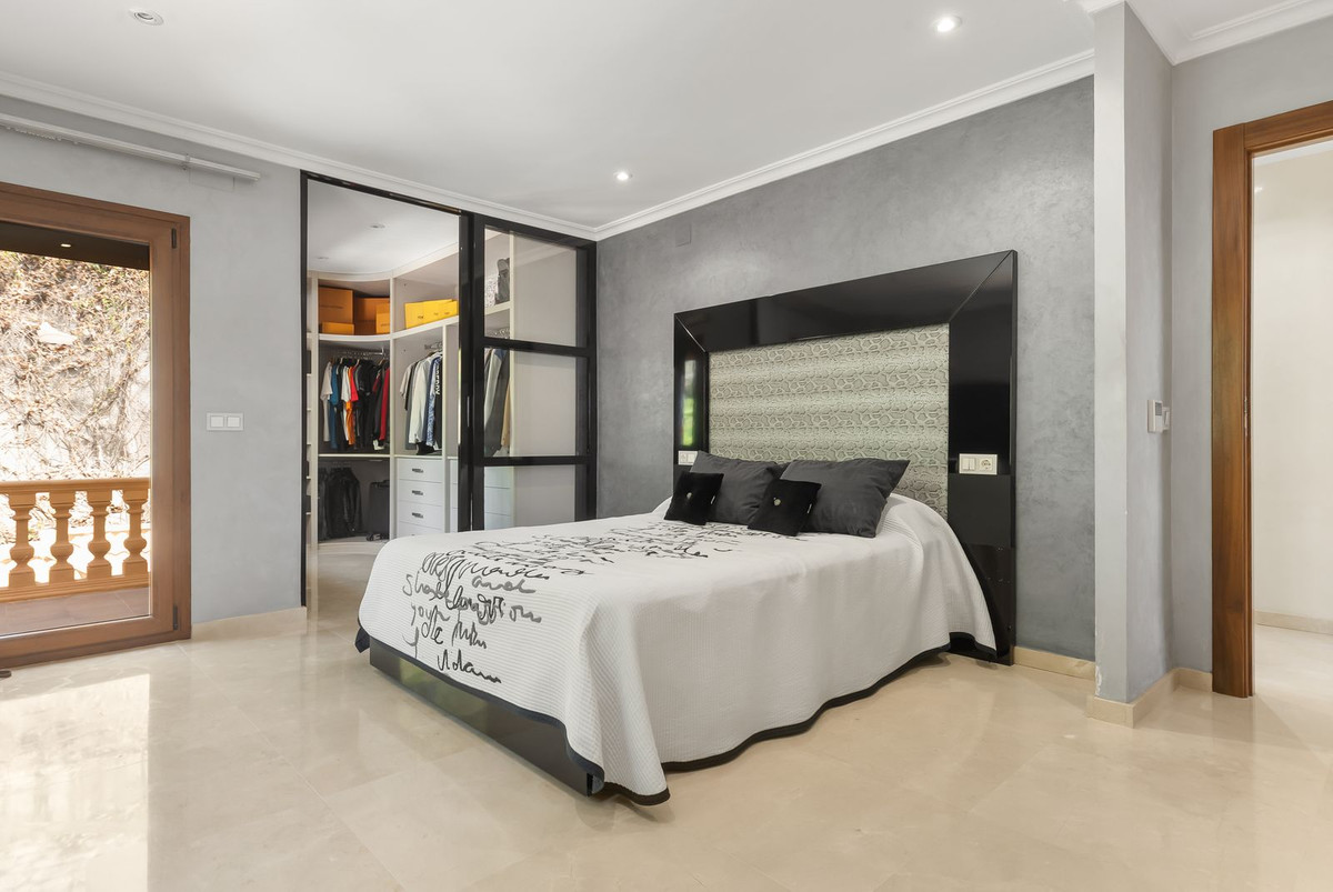 6 Bed Townhouse for sale in Benalmadena Costa Costa Del Sol, Málaga, Spain