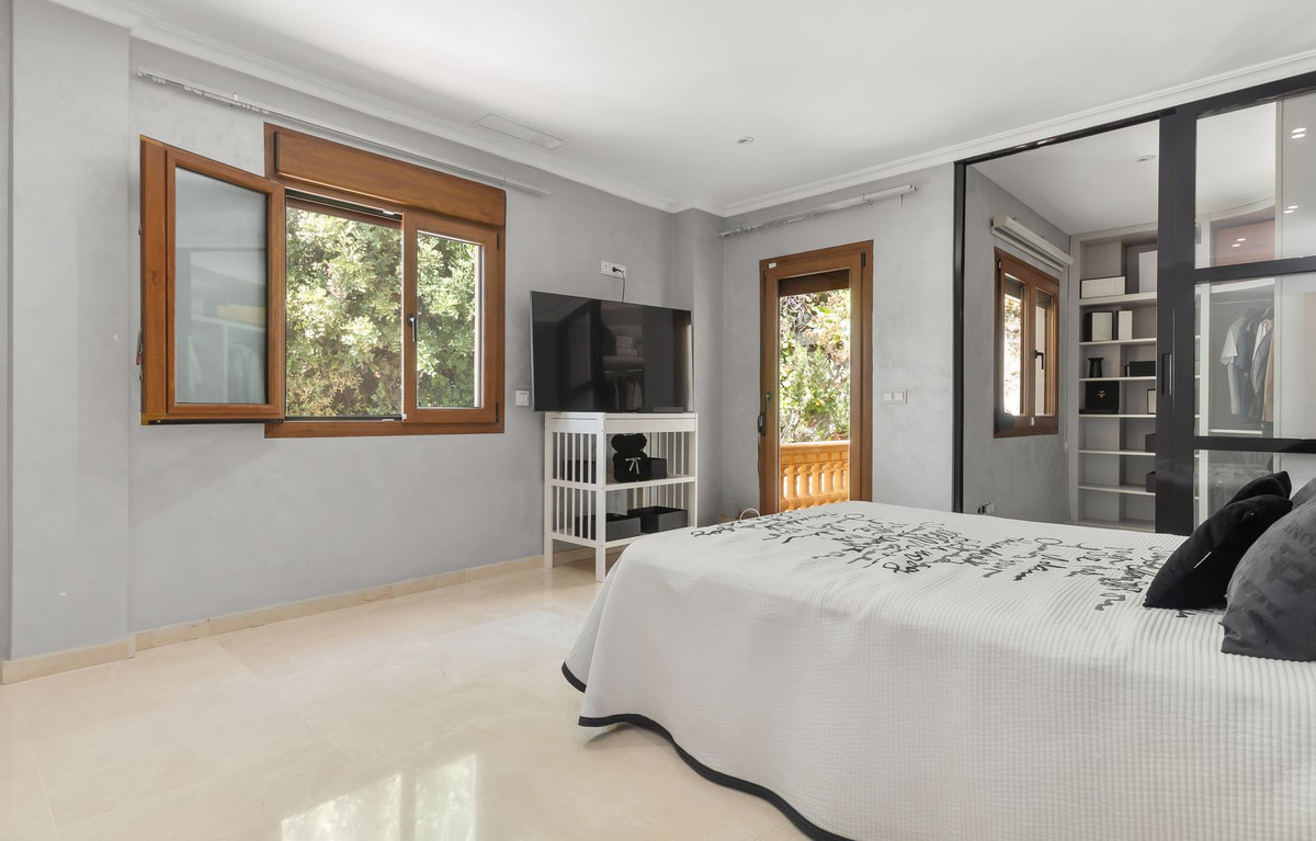 6 Bed Townhouse for sale in Benalmadena Costa Costa Del Sol, Málaga, Spain