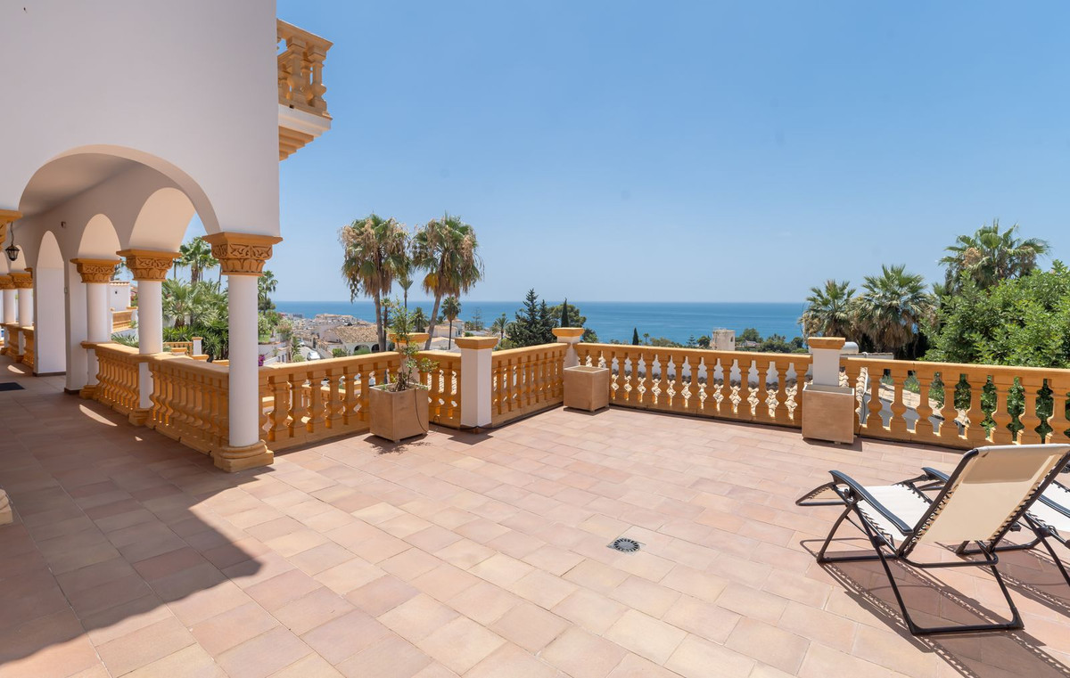 6 Bed Townhouse for sale in Benalmadena Costa Costa Del Sol, Málaga, Spain