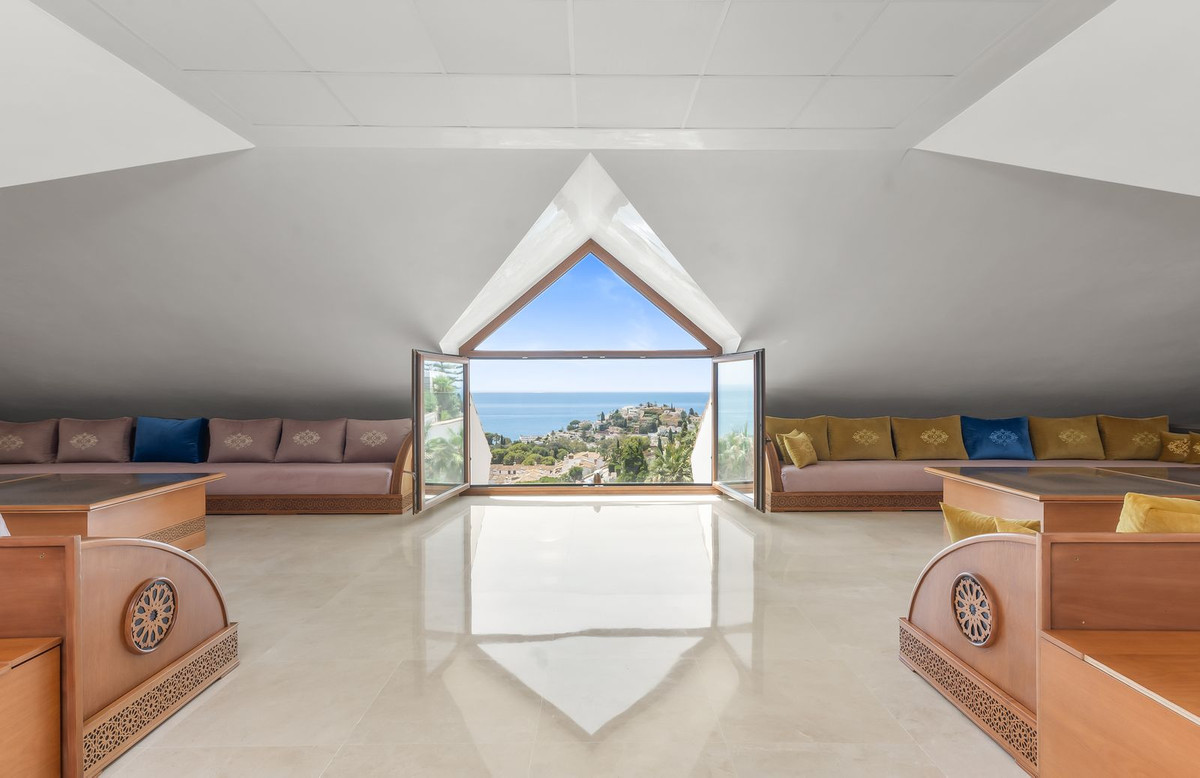 6 Bed Townhouse for sale in Benalmadena Costa Costa Del Sol, Málaga, Spain