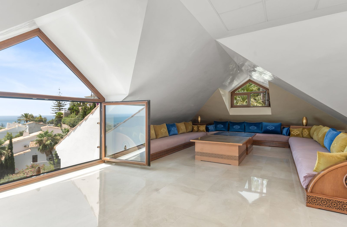 6 Bed Townhouse for sale in Benalmadena Costa Costa Del Sol, Málaga, Spain