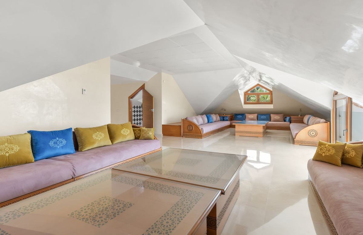 6 Bed Townhouse for sale in Benalmadena Costa Costa Del Sol, Málaga, Spain