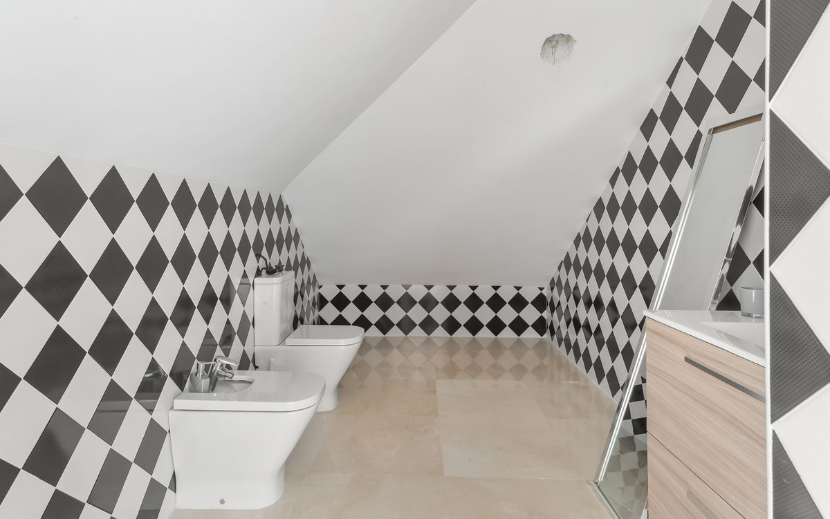 6 Bed Townhouse for sale in Benalmadena Costa Costa Del Sol, Málaga, Spain