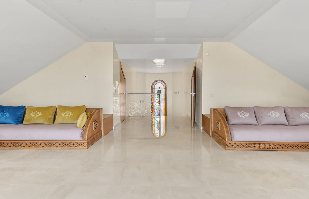 6 Bed Townhouse for sale in Benalmadena Costa Costa Del Sol, Málaga, Spain
